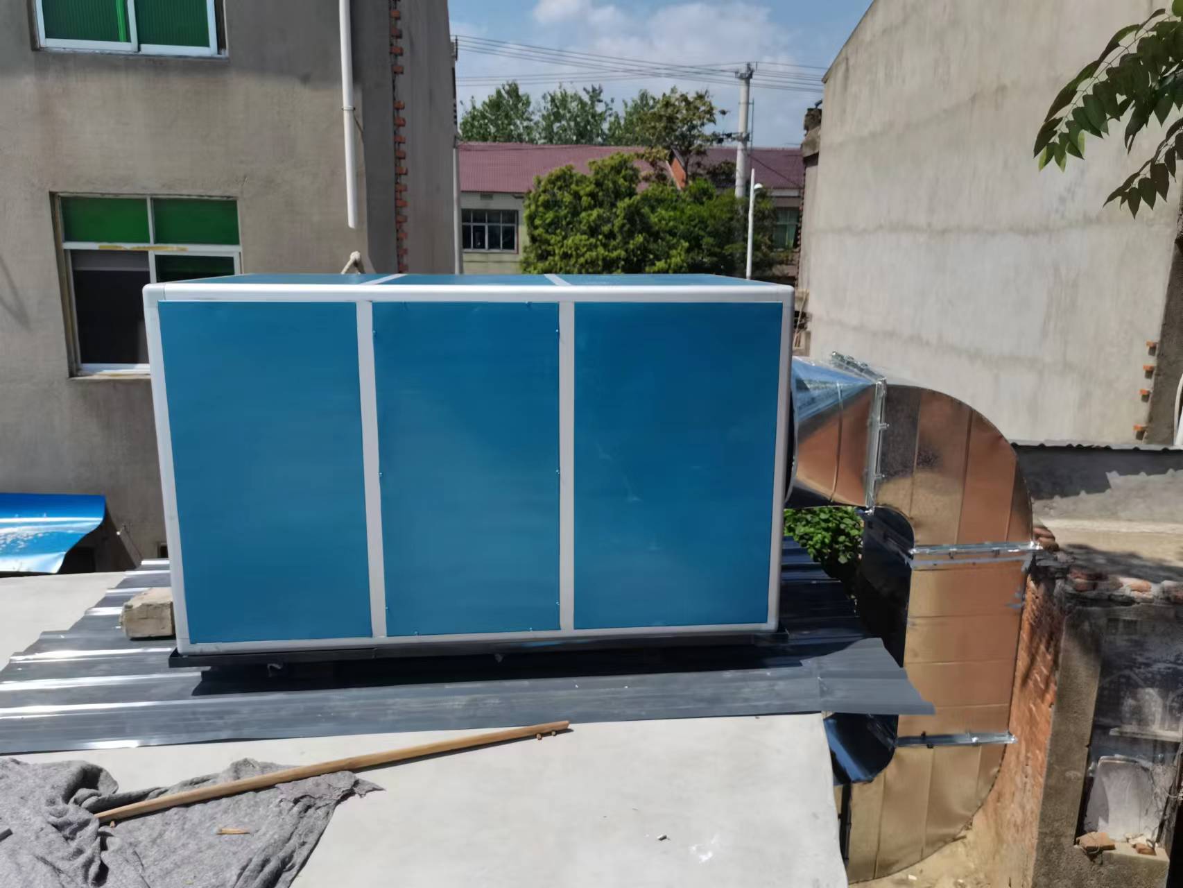 巢湖農(nóng)家飯店安裝安徽國茂機電機械式油煙凈化一體機組